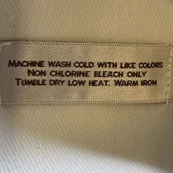 Peter Millar Khaki Tan Golf and Outdoor Activity Shorts in Size 38W x 8.5IS - Picture 3 of 7